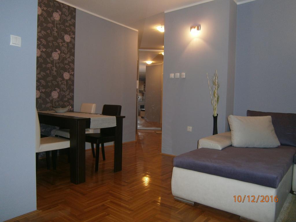 Apartment Azzuro Novi Sad Exterior photo